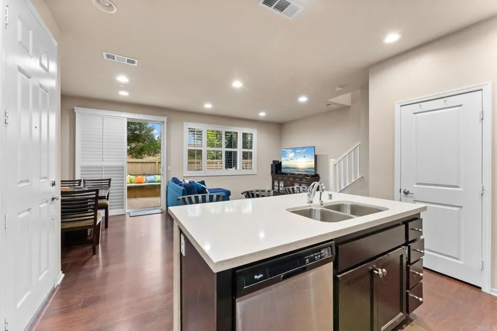 1347 Caminito Agostino #2 Chula Vista, CA 91915