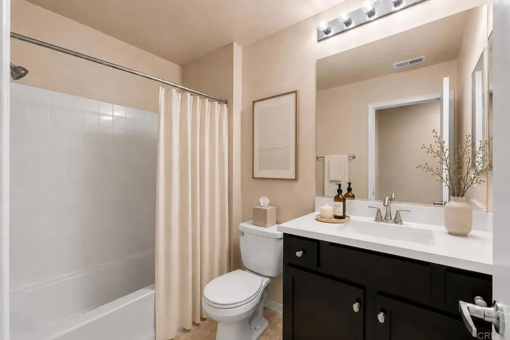 1347 Caminito Agostino #2 Chula Vista, CA 91915