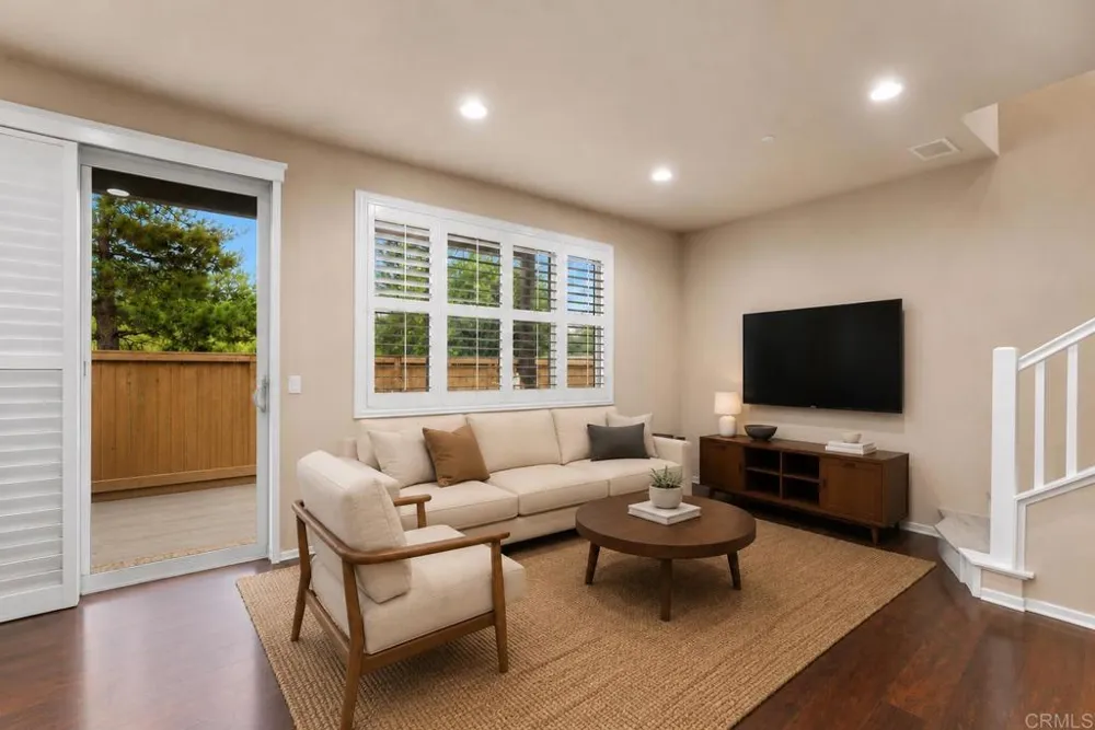 1347 Caminito Agostino #2 Chula Vista, CA 91915