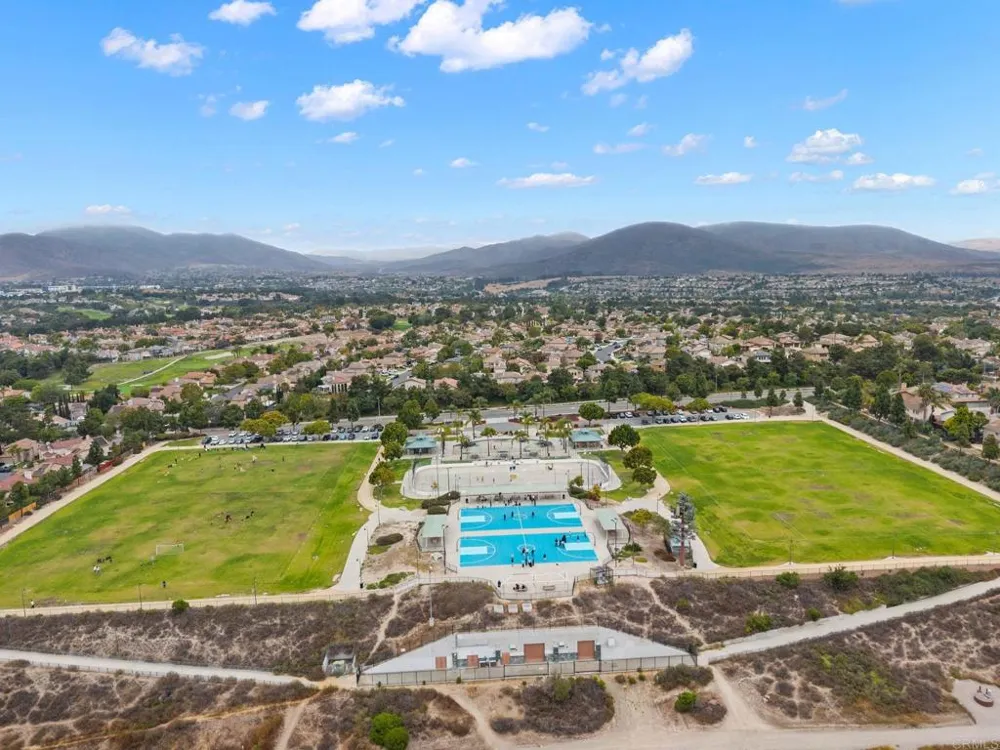 1347 Caminito Agostino #2 Chula Vista, CA 91915