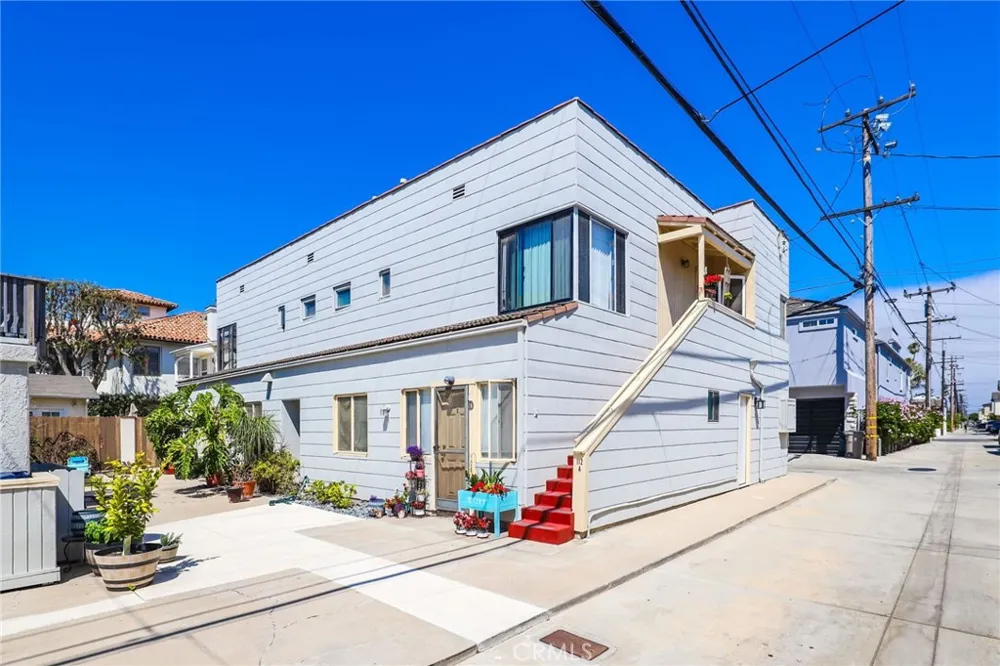 114 4th street Seal Beach, CA 90740