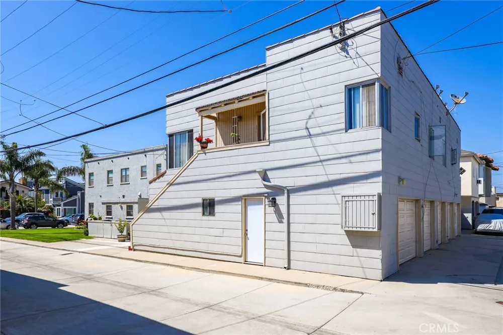 114 4th street Seal Beach, CA 90740