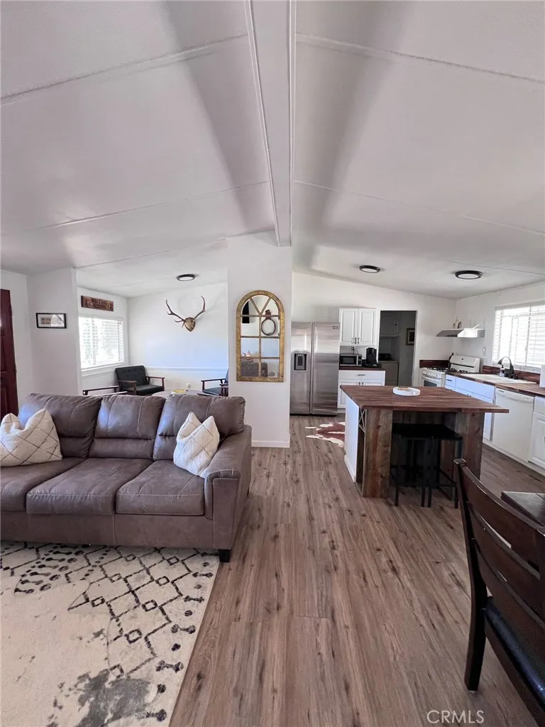 63 Hawes Ct Wofford Heights, CA 93285