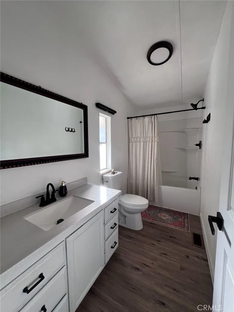 63 Hawes Ct Wofford Heights, CA 93285
