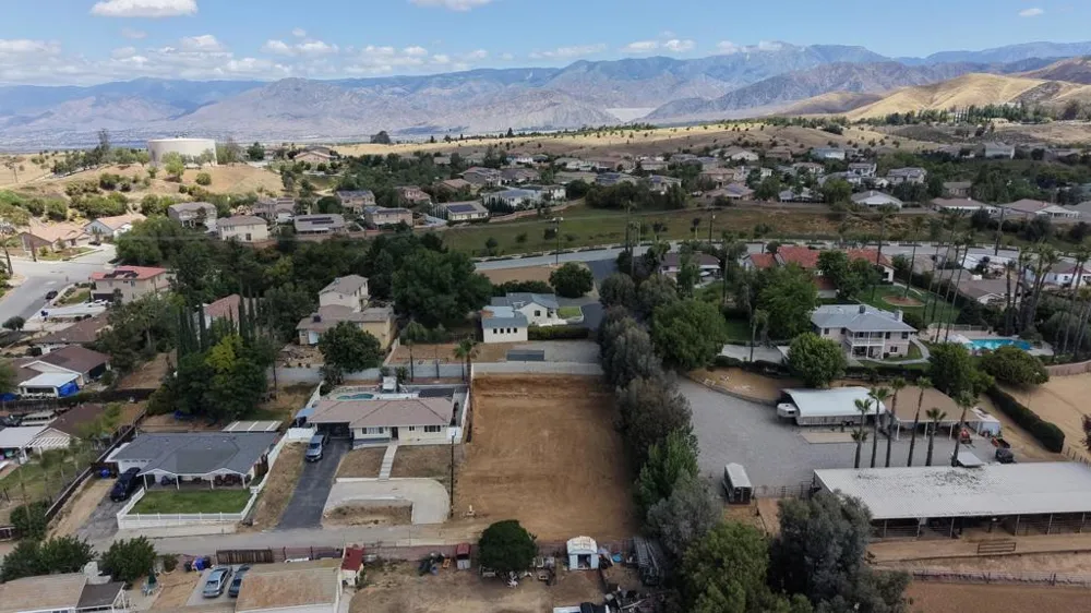 31812 Hutto Lane Yucaipa, CA 92399