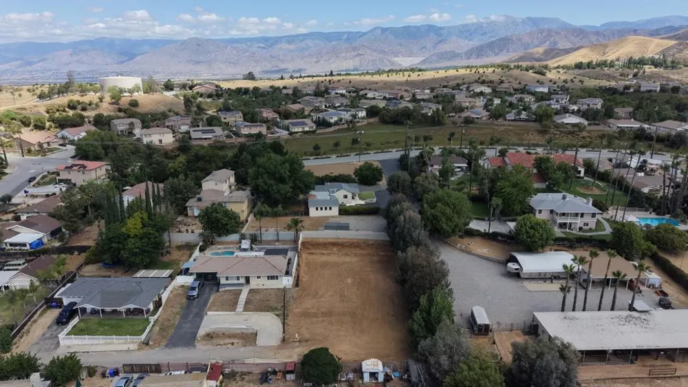 31812 Hutto Lane Yucaipa, CA 92399