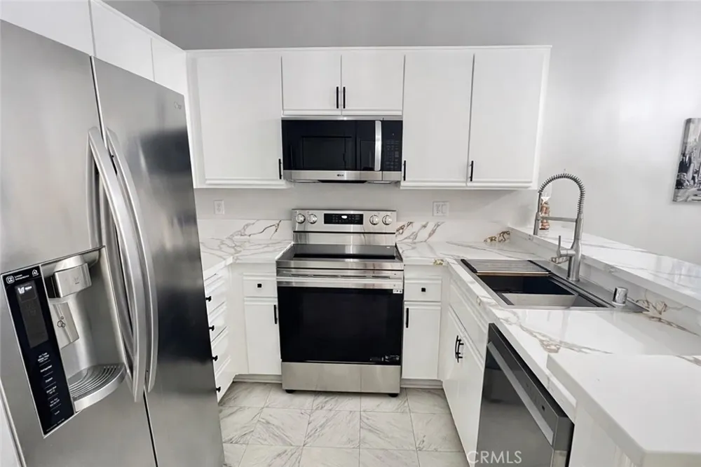 2456 Pleasant Way #A Thousand Oaks, CA 91362