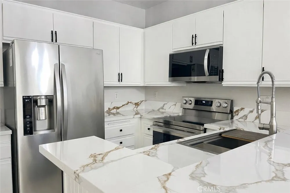 2456 Pleasant Way #A Thousand Oaks, CA 91362