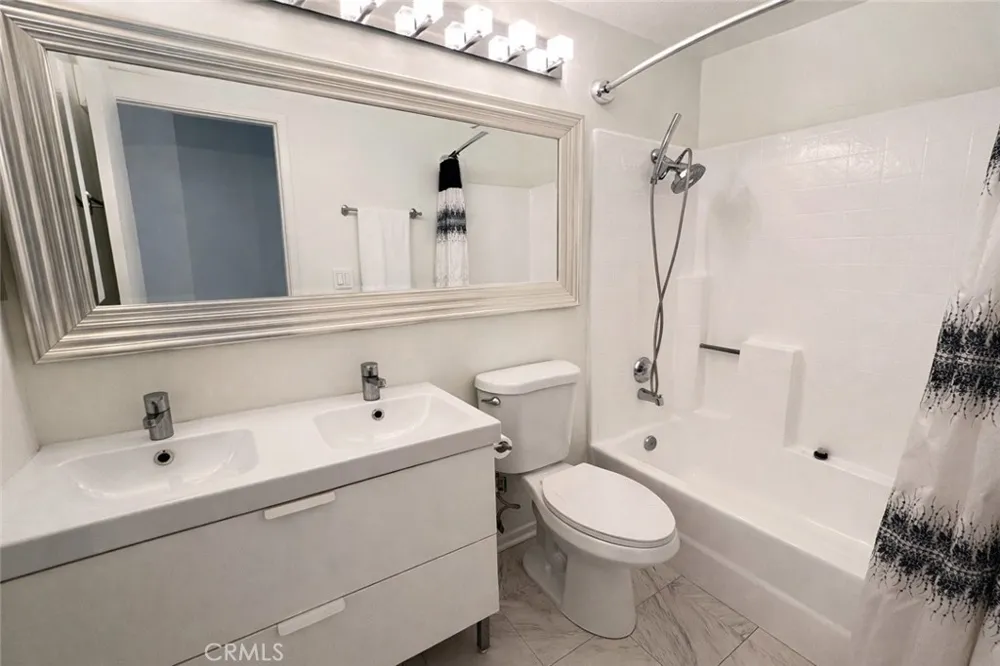 2456 Pleasant Way #A Thousand Oaks, CA 91362