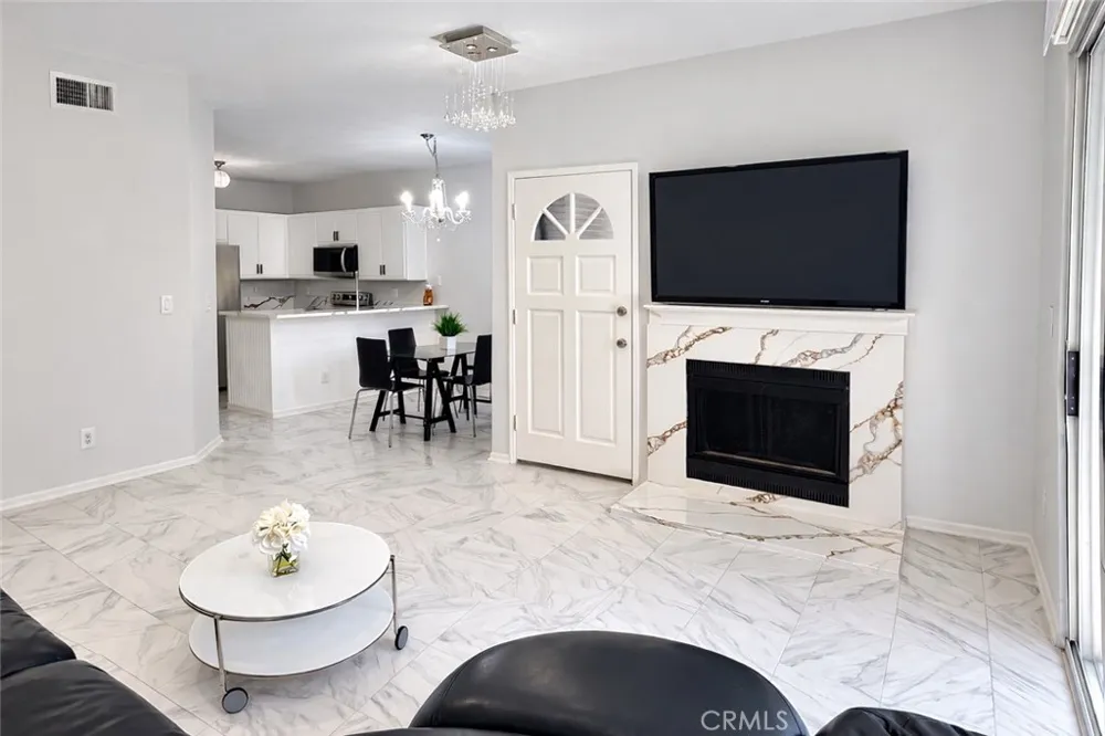 2456 Pleasant Way #A Thousand Oaks, CA 91362