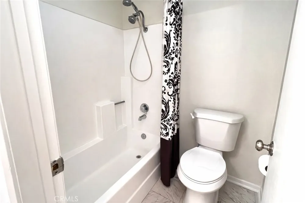 2456 Pleasant Way #A Thousand Oaks, CA 91362