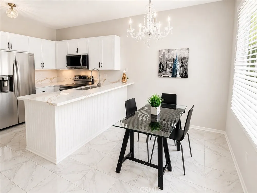 2456 Pleasant Way #A Thousand Oaks, CA 91362