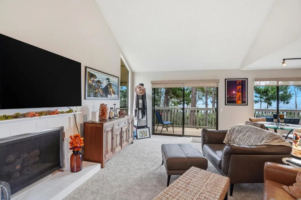 70 Forest Ridge Road #1 Monterey, CA 93940