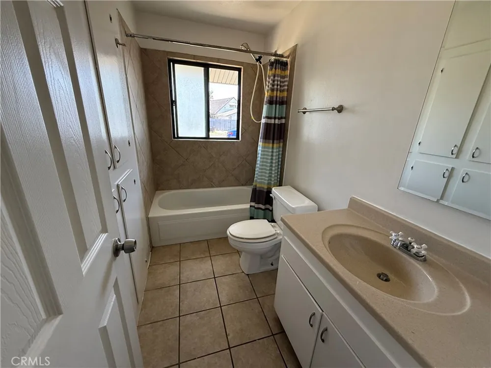 1064 Tioga Manteca, CA 95337