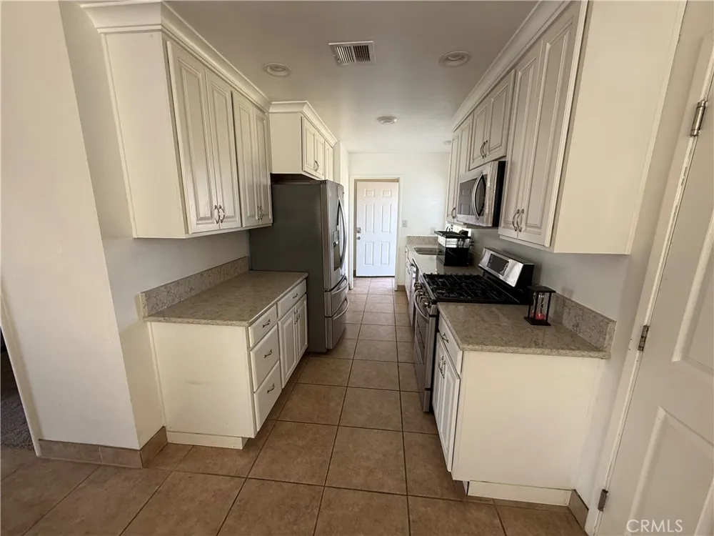 1064 Tioga Manteca, CA 95337
