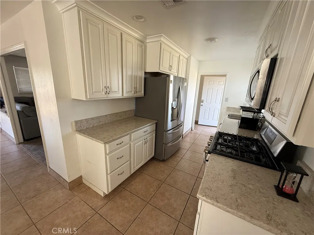 1064 Tioga Manteca, CA 95337