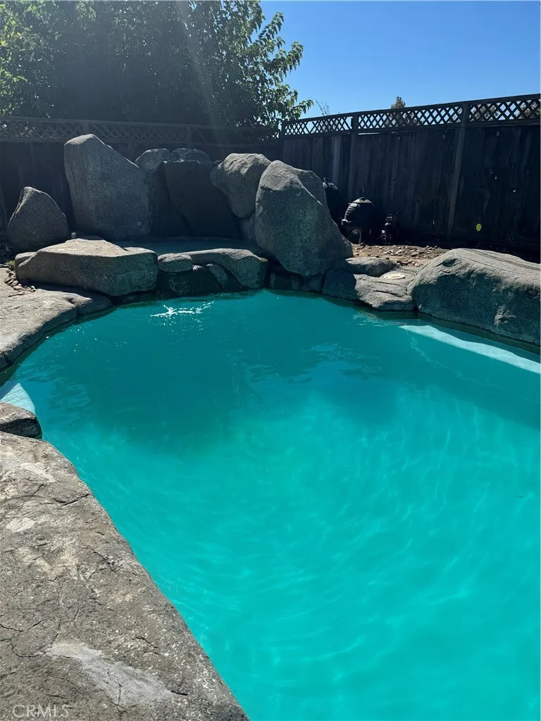 1064 Tioga Manteca, CA 95337