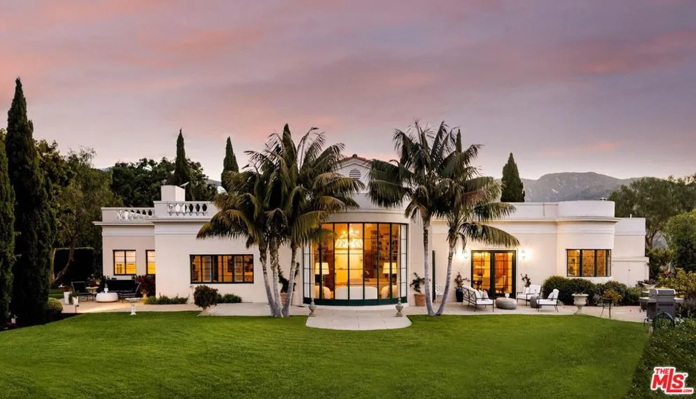 7200 Casitas Pass Road Carpinteria, CA 93013
