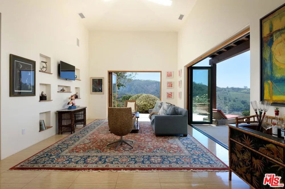 7200 Casitas Pass Road Carpinteria, CA 93013