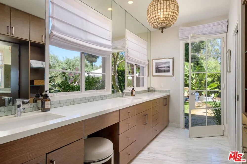 7200 Casitas Pass Road Carpinteria, CA 93013