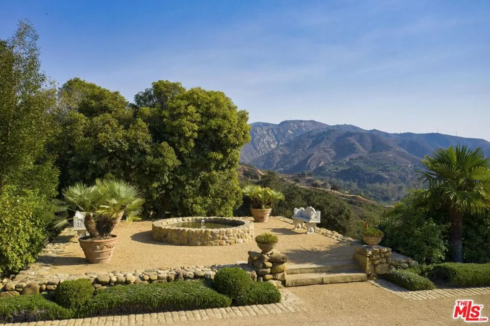7200 Casitas Pass Road Carpinteria, CA 93013