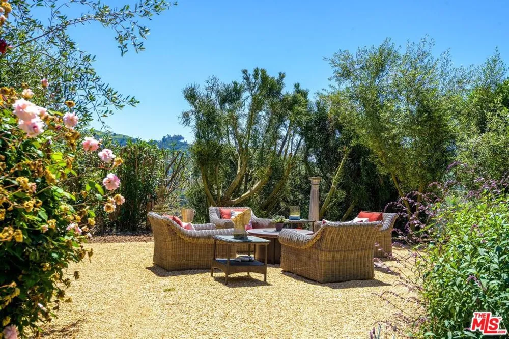 7200 Casitas Pass Road Carpinteria, CA 93013