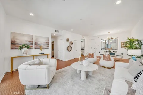 230 S Jackson #206