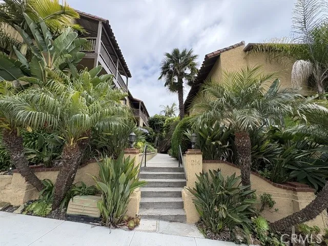 214 Via Robina #4 San Clemente, CA 92672