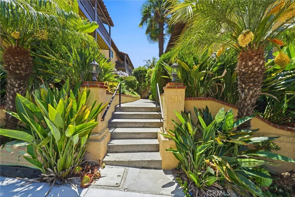 214 Via Robina #4 San Clemente, CA 92672