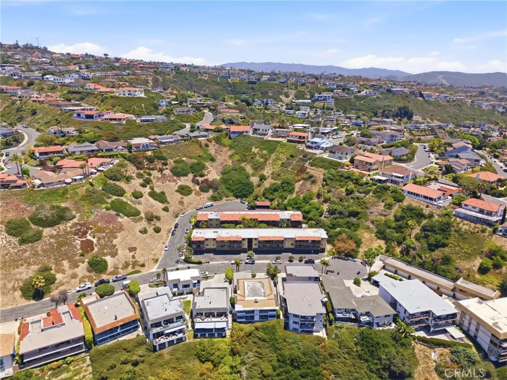 214 Via Robina #4 San Clemente, CA 92672