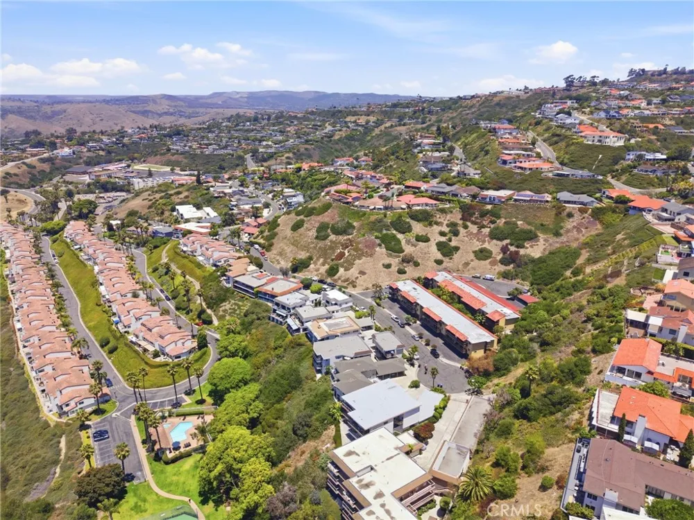 214 Via Robina #4 San Clemente, CA 92672