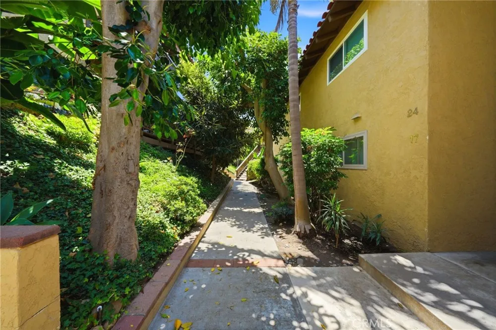 214 Via Robina #4 San Clemente, CA 92672
