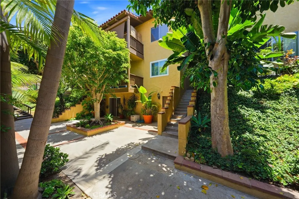 214 Via Robina #4 San Clemente, CA 92672