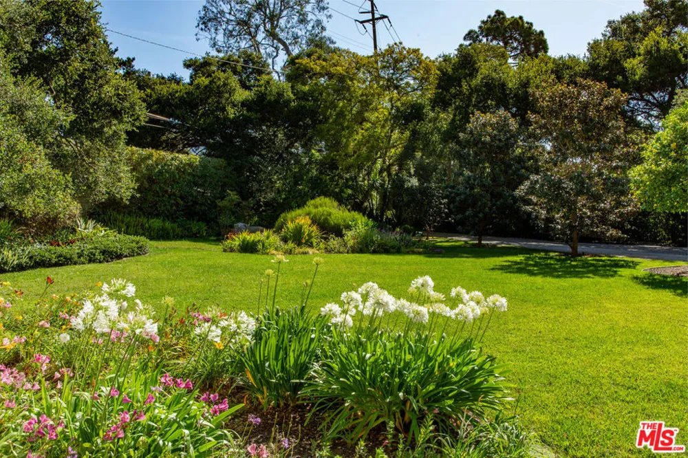 279 Santa Rosa Lane Montecito, CA 93108