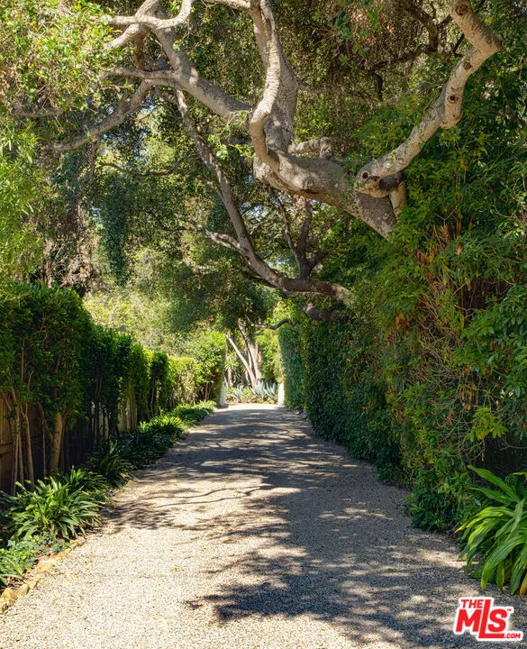 279 Santa Rosa Lane Montecito, CA 93108