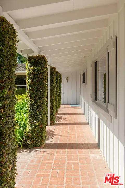 279 Santa Rosa Lane Montecito, CA 93108