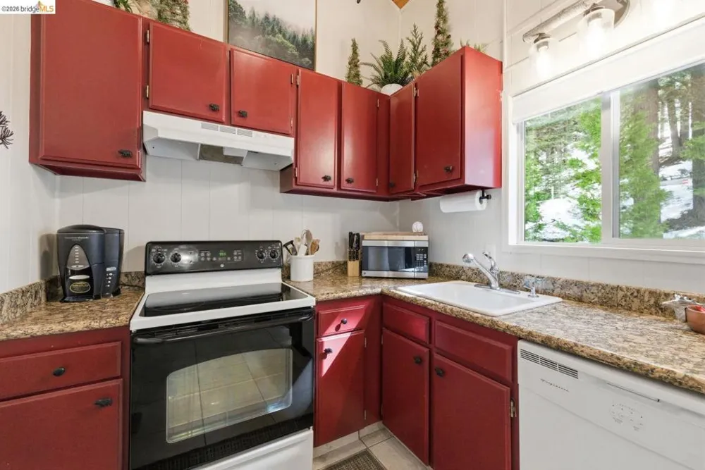 33840 Upper Leland RD ## 25A Strawberry, CA 95364