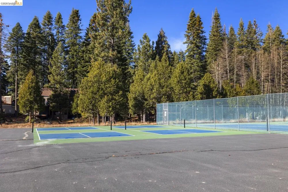 33840 Upper Leland RD ## 25A Strawberry, CA 95364