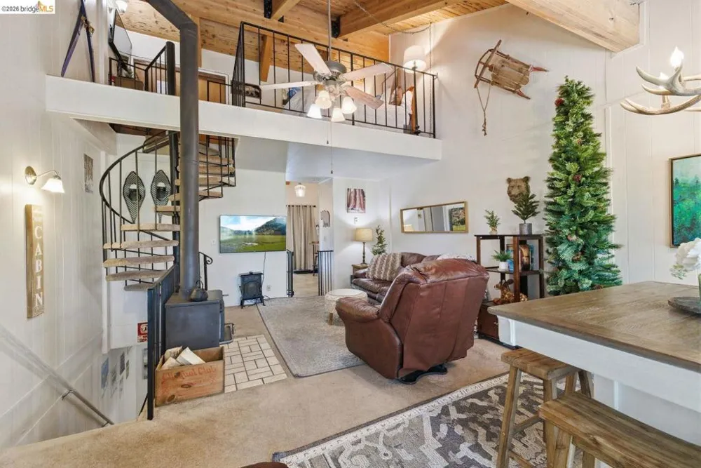 33840 Upper Leland RD ## 25A Strawberry, CA 95364