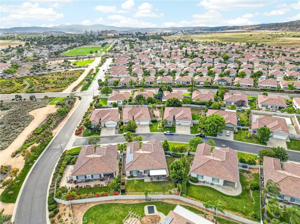 1710 Reyes Beaumont, CA 92223