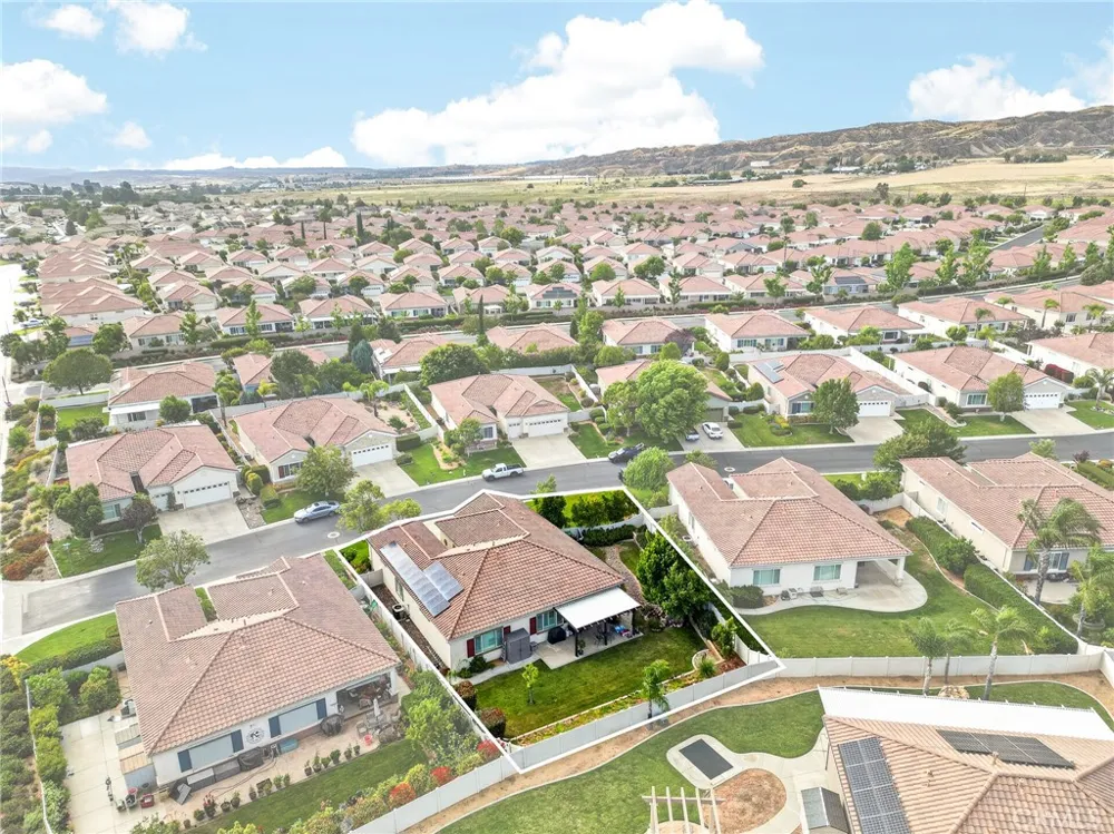 1710 Reyes Beaumont, CA 92223