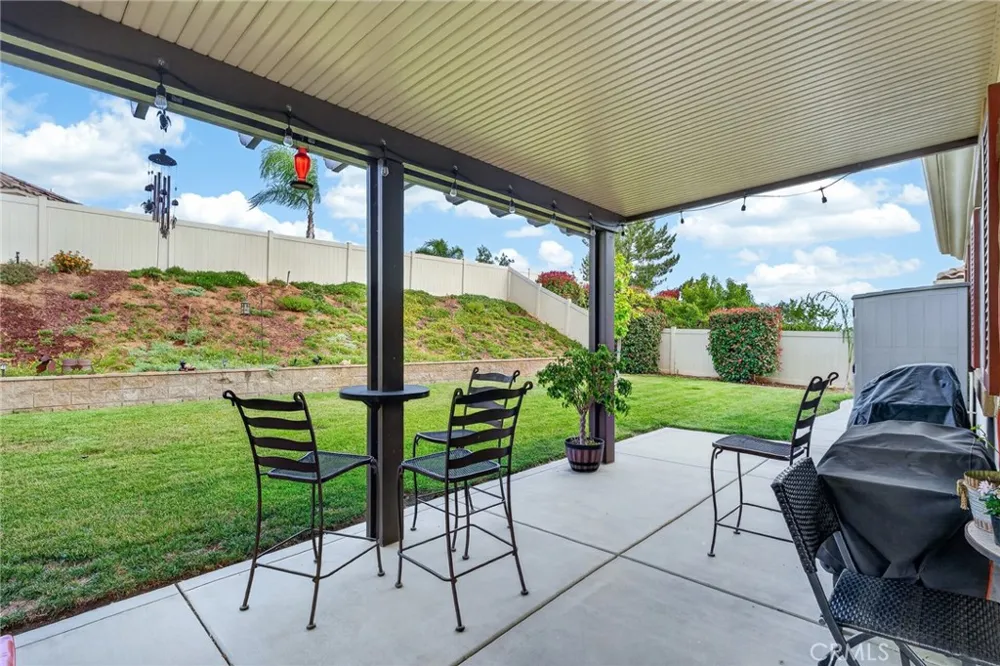 1710 Reyes Beaumont, CA 92223