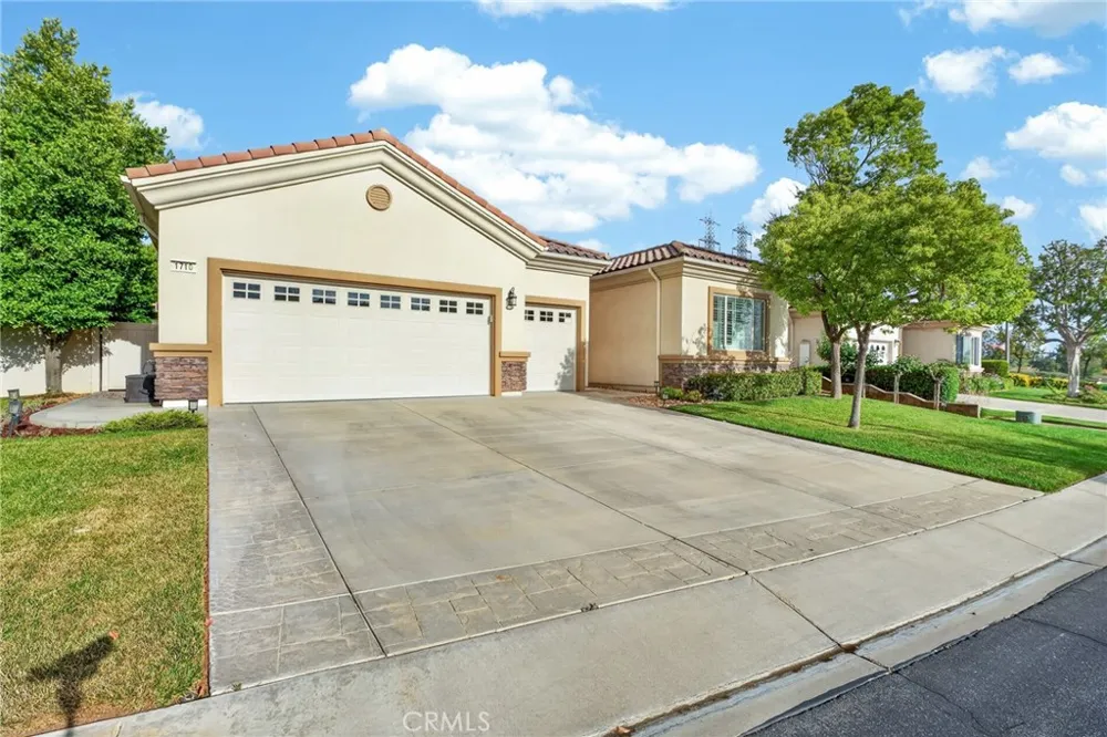 1710 Reyes Beaumont, CA 92223