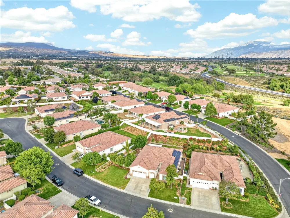 1710 Reyes Beaumont, CA 92223