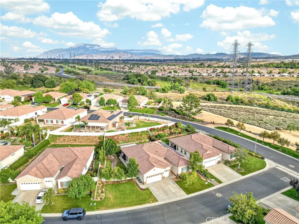 1710 Reyes Beaumont, CA 92223