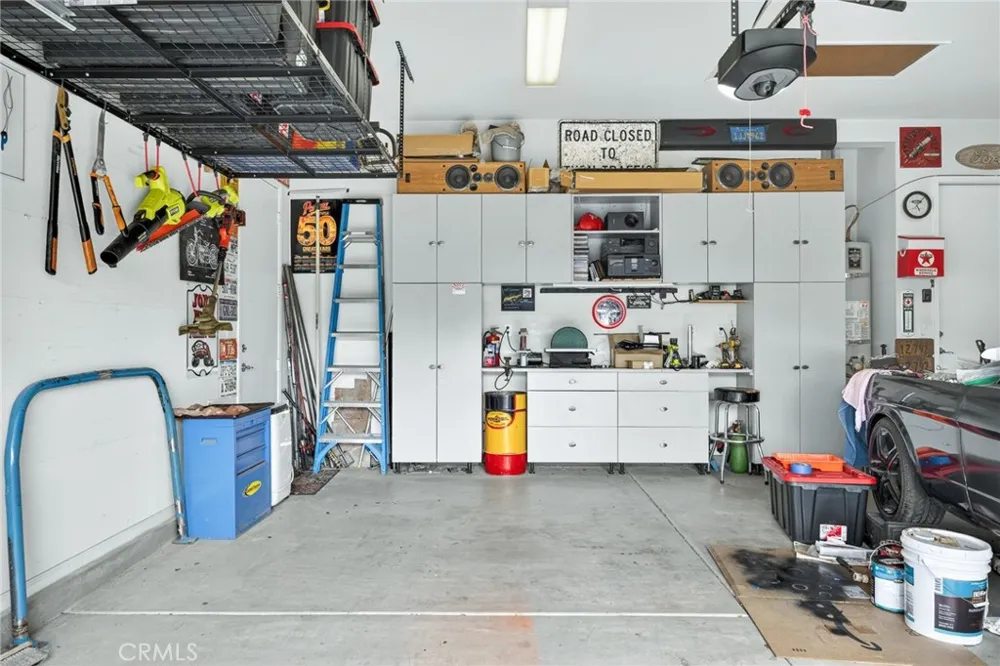 1710 Reyes Beaumont, CA 92223