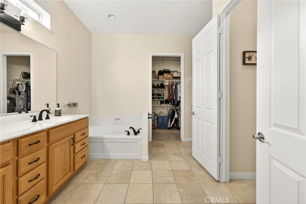 1710 Reyes Beaumont, CA 92223