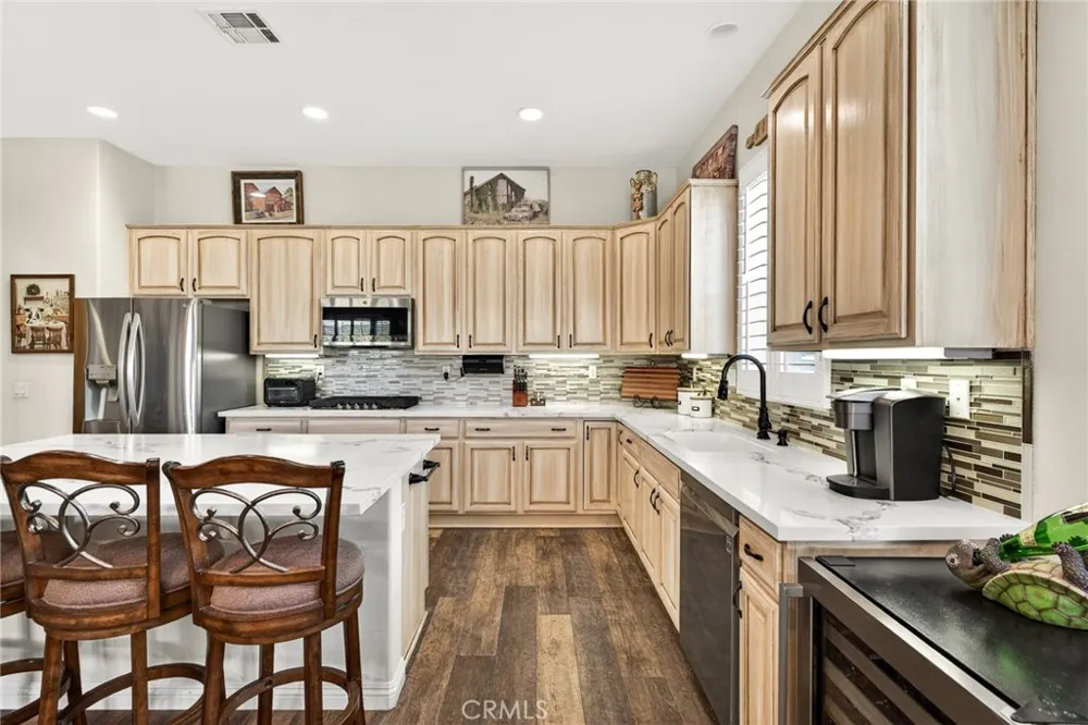 1710 Reyes Beaumont, CA 92223