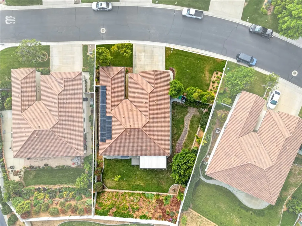 1710 Reyes Beaumont, CA 92223