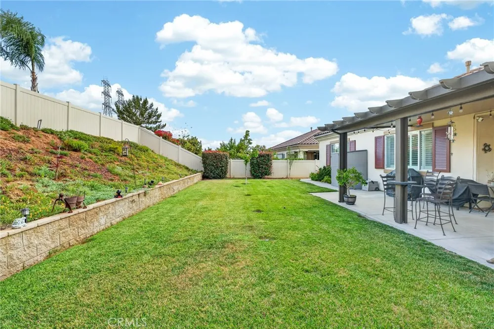 1710 Reyes Beaumont, CA 92223